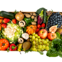 Een box vol met verse groente en fruit