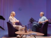 man en vrouw in interview setting