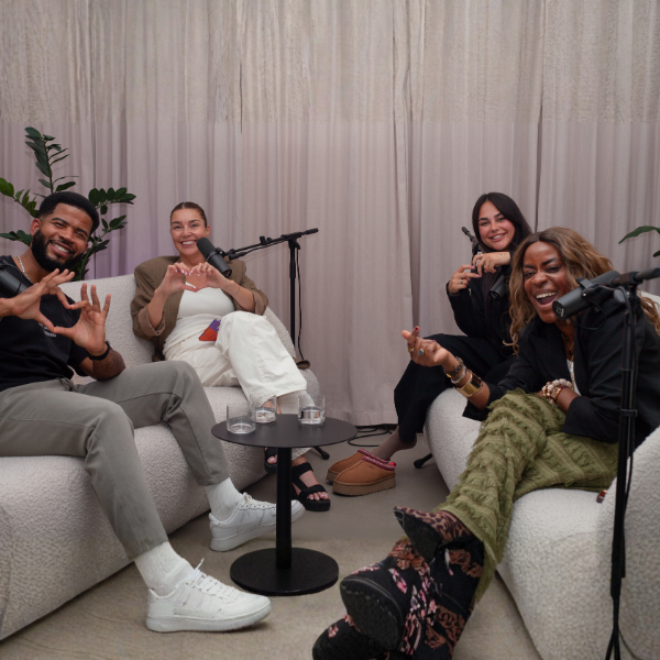 dames heer in podcast paars